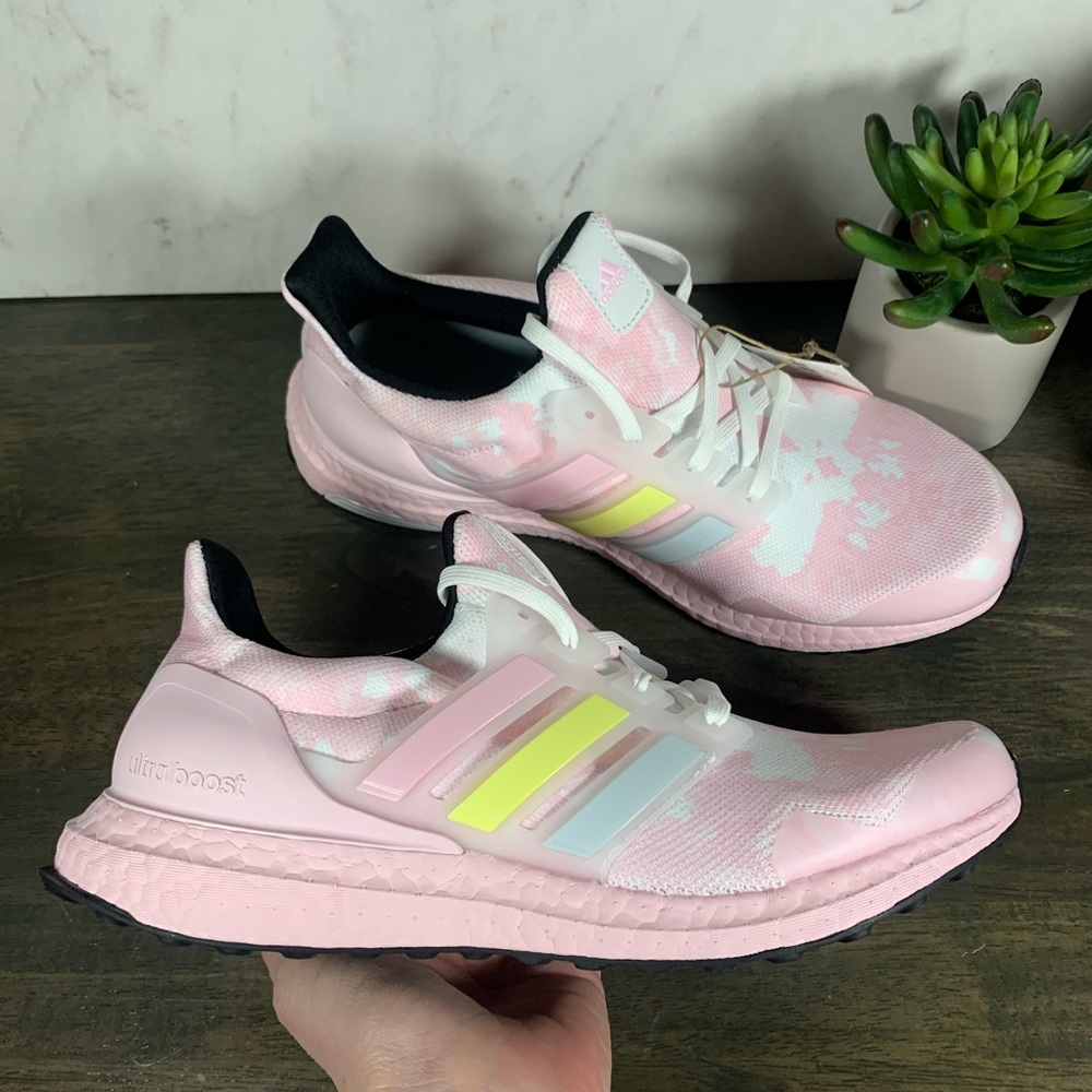 adidas UltraBOOST Pink Sky Tint RARE - Picture 7 of 8
